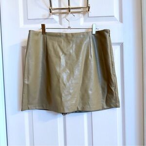 NWOT vegan leather Abercrombie skort